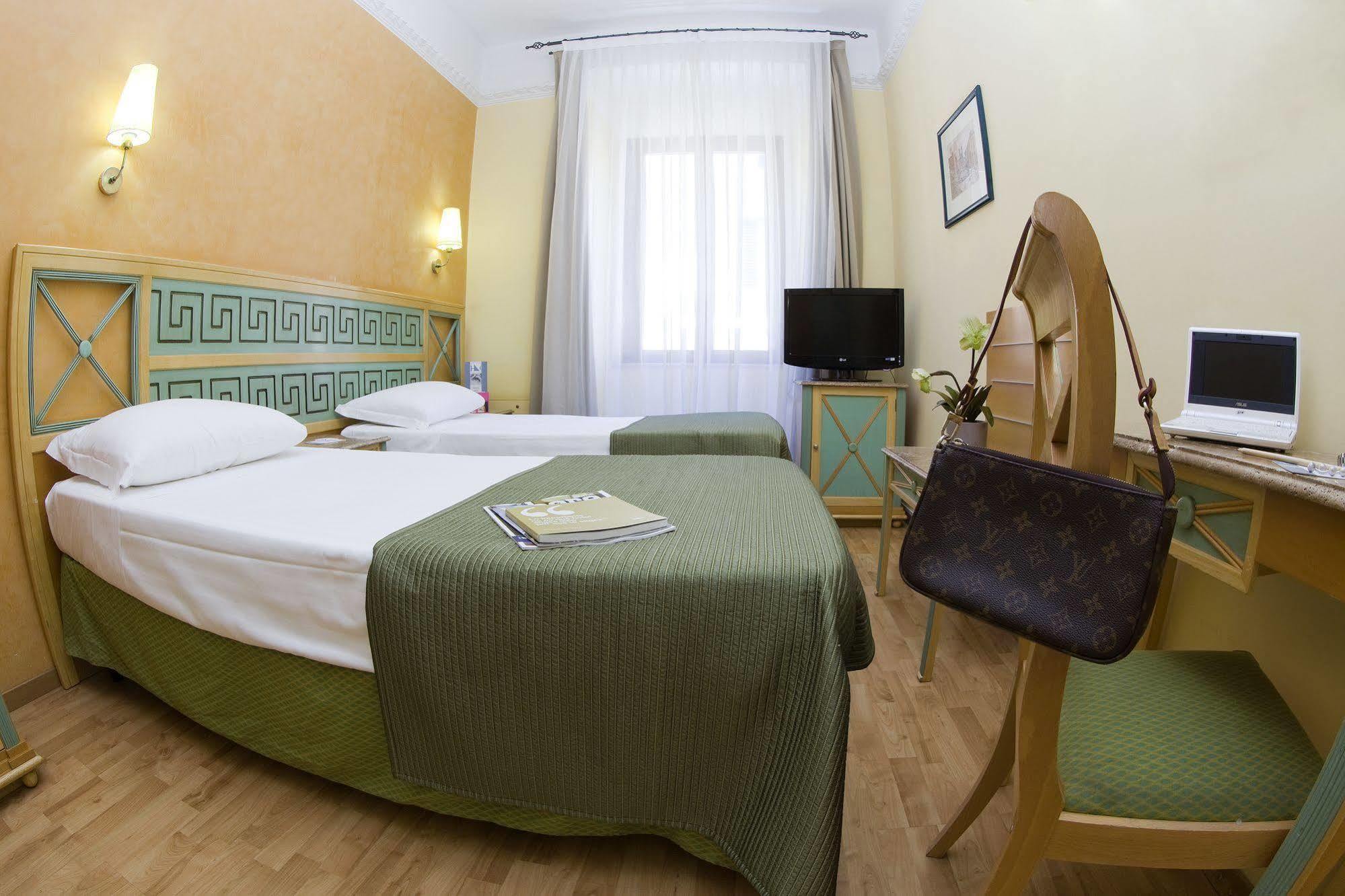 Hotel Exe Domus Aurea Roma Esterno foto