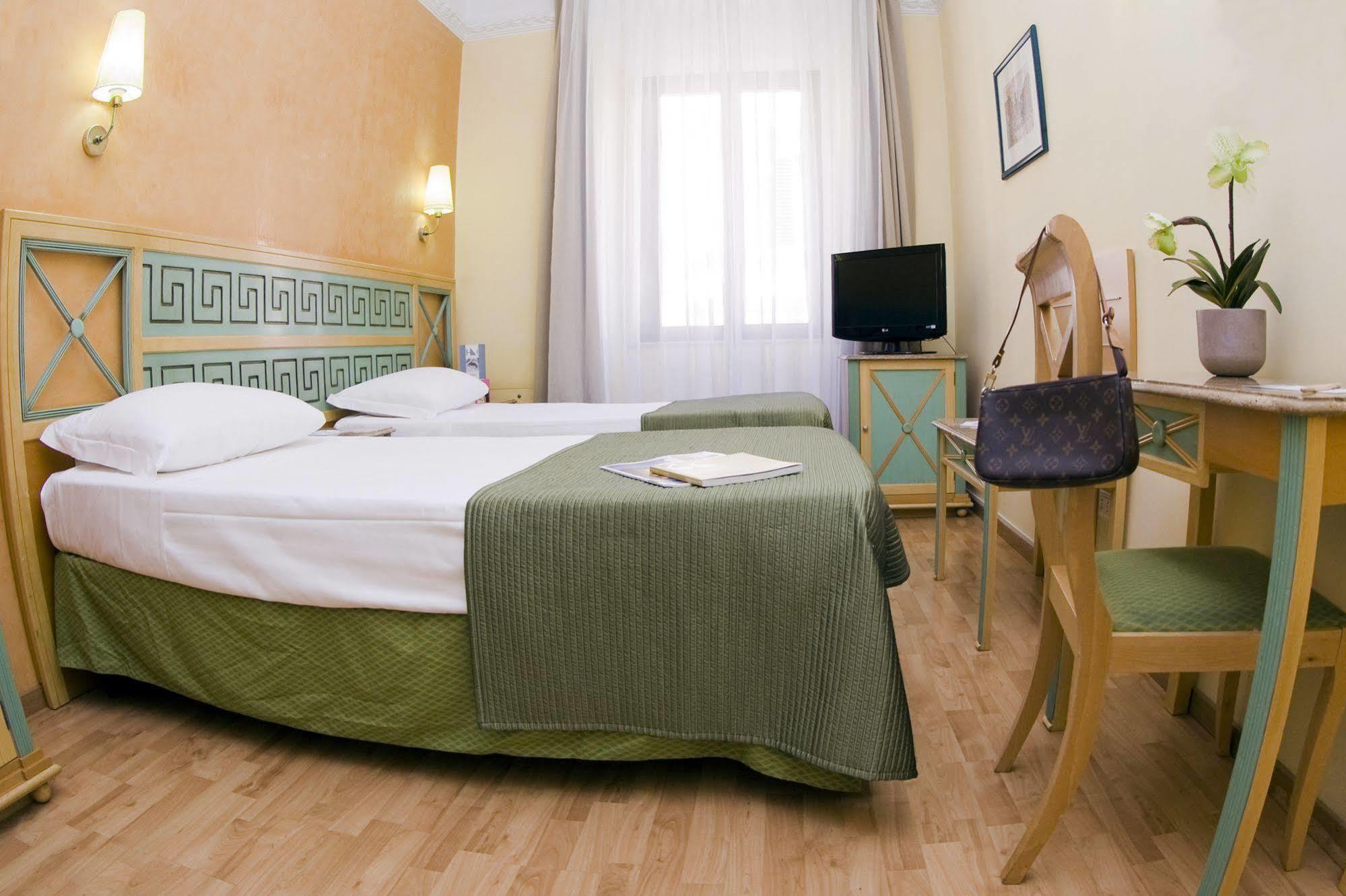 Hotel Exe Domus Aurea Roma Esterno foto